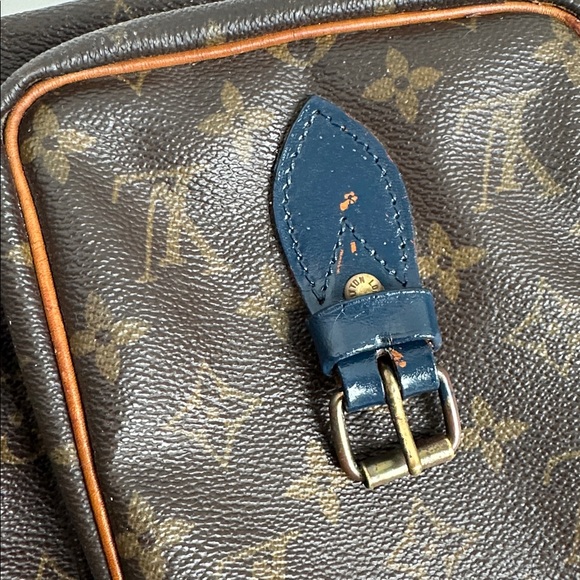 Louis Vuitton Monogram Messenger Bag
Date code FH 8912
14 x 12x 4” - Picture 15 of 16